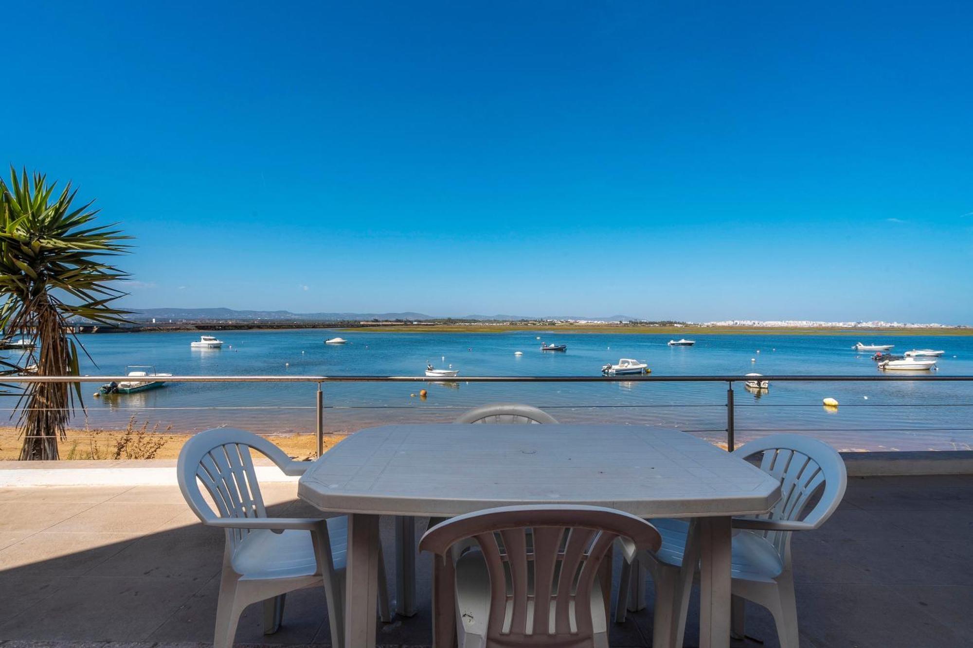 Sundance Beach House Faro Bagian luar foto
